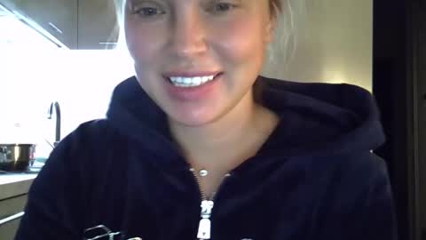 Anna online show from October 2, 6:24 pm