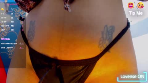 V A L E  N T I N A online show from February 16, 12:00 am