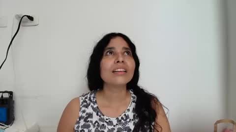 linsay10 online show from May 27, 4:37 pm