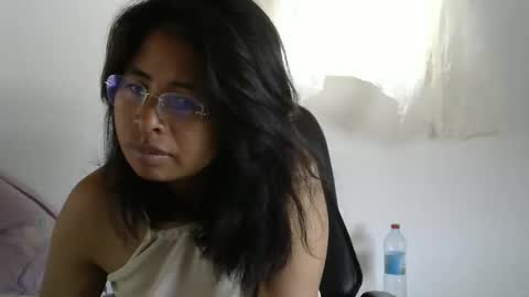 liora online show from March 22, 7:58 am