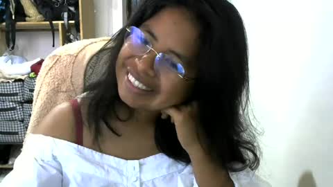 liora online show from July 7, 7:23 am