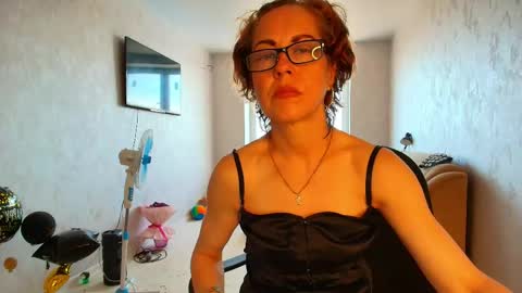 Liora Weiss online show from May 25, 6:56 am