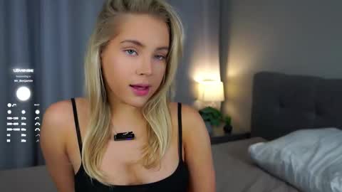 Amelia online show from March 5, 1:10 am