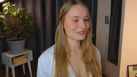 Elisabeth or Lisa online show from October 12, 8:22 pm