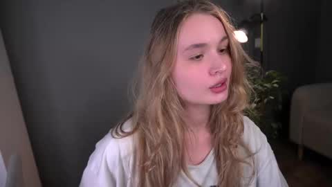 Elisabeth or Lisa online show from January 7, 8:23 pm