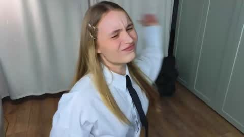 Elisabeth or Lisa online show from February 22, 8:10 pm