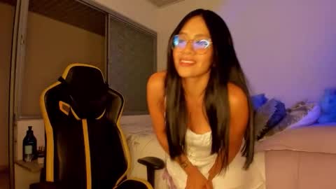 Lisa Thompson online show from November 8, 2:49 am