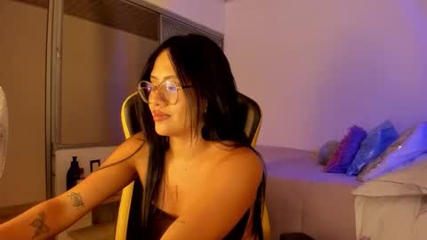 Lisa Thompson online show from November 5, 2:06 am