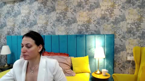 lisacroft online show from October 3, 10:09 am