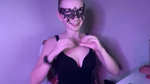 Lisa online show from September 10, 5:35 pm