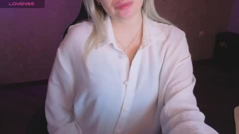 Anna online show from April 6, 11:11 am