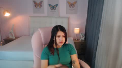 Andrea online show from January 3, 12:30 pm