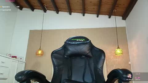 L I S S A  online show from April 18, 8:09 pm