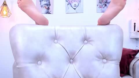 L I S S A  online show from March 5, 6:33 am