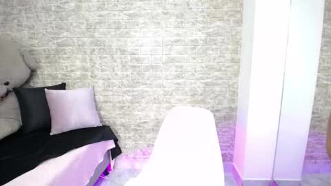 Liss Brown online show from November 8, 1:27 pm