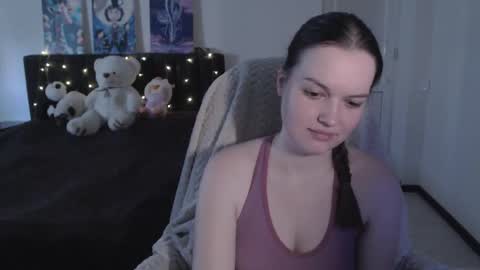 little__flowers online show from November 1, 9:02 am