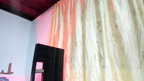 Aliciaparaisss online show from April 8, 3:08 am