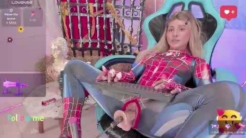 Lili online show from October 31, 9:41 pm