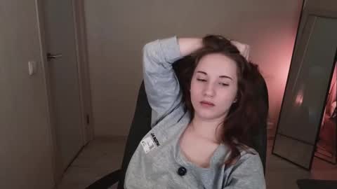 little_pretty_woman online show from October 11, 6:10 pm