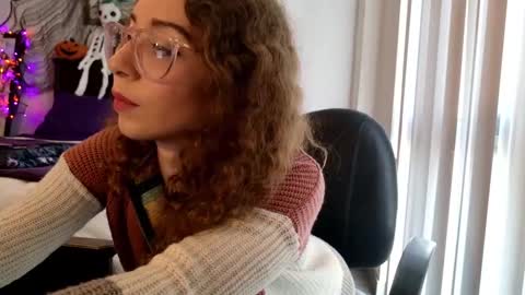 littledeathtrap online show from September 29, 7:52 pm