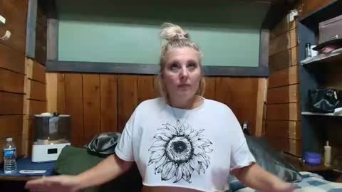 lisanixs online show from March 26, 2:36 am