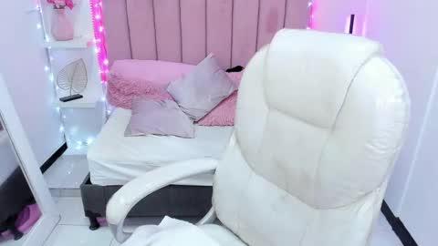  sofii  online show from October 2, 9:09 pm