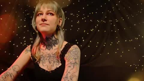 Niki  free tg channel with some photos gifs and info about streams  online show from January 12, 3:17 pm