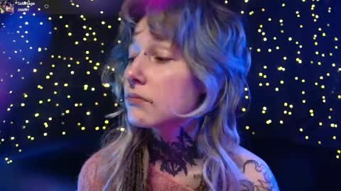 Niki  free tg channel with some photos gifs and info about streams  online show from April 15, 7:58 pm