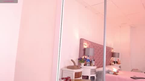 Nicky online show from December 1, 4:38 am