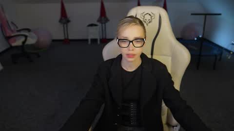 Sheryl online show from December 15, 11:15 am