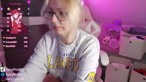 livewithlucy online show from September 22, 1:42 pm