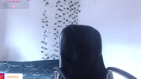 lizbedoutx online show from February 17, 8:16 pm