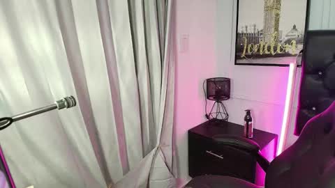 Lizz  online show from January 27, 12:05 pm