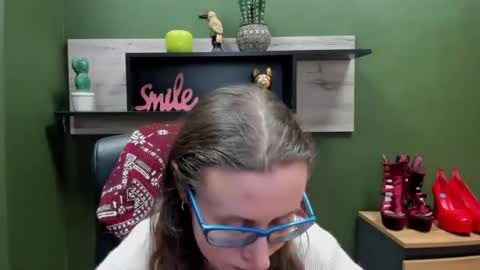 Lizzy online show from February 2, 7:51 am