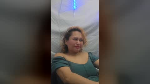 lizzyice8 online show from December 18, 7:24 am