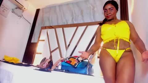 Lola online show from October 10, 11:59 am