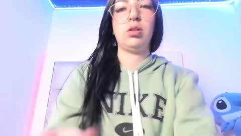 lola_js online show from November 18, 4:46 am