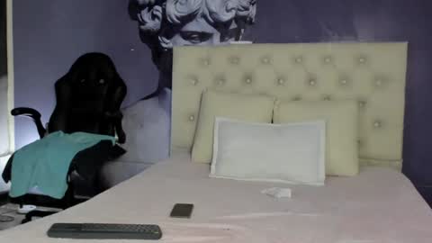 lola red online show from January 21, 2:15 pm