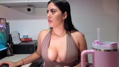 lolalola_12 online show from January 10, 1:32 am