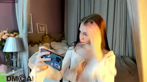 Lola online show from October 21, 9:24 am