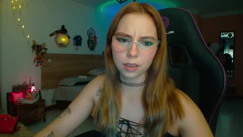 Lola doll online show from February 3, 9:18 pm