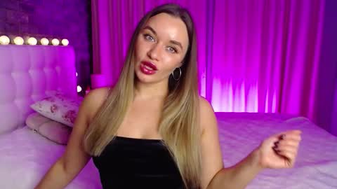 Victoria online show from December 14, 6:35 pm