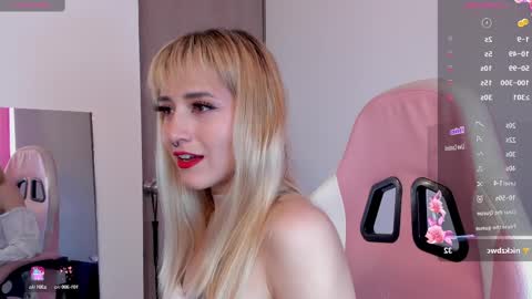 Lolly  online show from December 20, 3:31 pm