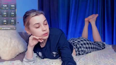 Lona online show from November 21, 7:05 pm