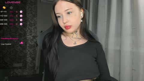 lona online show from December 11, 5:14 pm