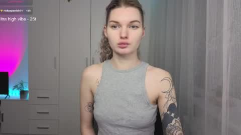 Luna online show from April 7, 5:59 pm