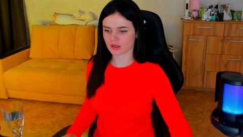 Lora Cain online show from March 1, 12:23 pm