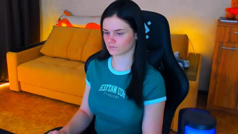 Lora Cain online show from January 15, 1:45 am