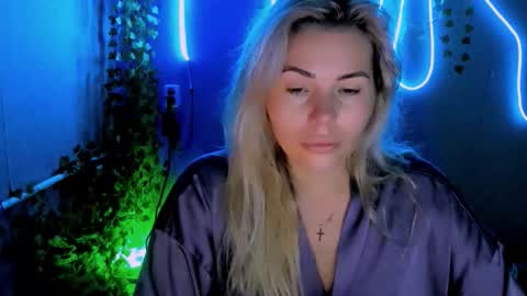 Lora online show from September 9, 2:11 am