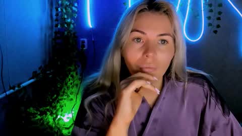 Lora online show from September 10, 2:22 am